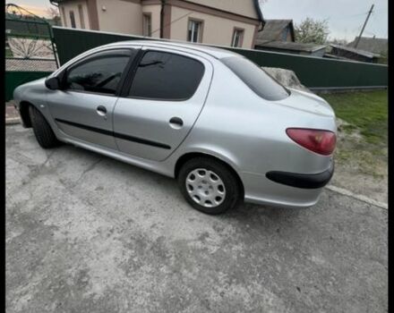 Сірий Пежо 206, об'ємом двигуна 1.4 л та пробігом 300 тис. км за 2400 $, фото 3 на Automoto.ua