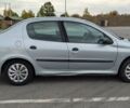 Сірий Пежо 206, об'ємом двигуна 1.36 л та пробігом 88 тис. км за 3500 $, фото 4 на Automoto.ua