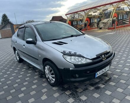 Серый Пежо 206, объемом двигателя 1.4 л и пробегом 250 тыс. км за 1900 $, фото 8 на Automoto.ua