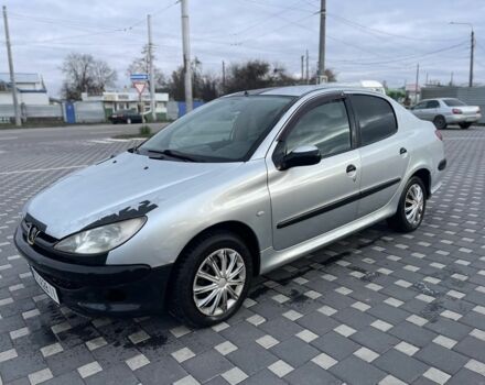 Серый Пежо 206, объемом двигателя 1.4 л и пробегом 250 тыс. км за 1900 $, фото 9 на Automoto.ua