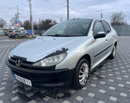 Серый Пежо 206, объемом двигателя 1.4 л и пробегом 250 тыс. км за 1900 $, фото 15 на Automoto.ua