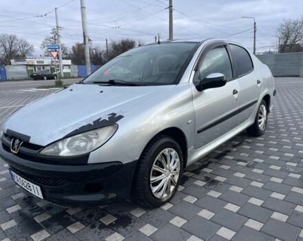 Серый Пежо 206, объемом двигателя 1.4 л и пробегом 250 тыс. км за 1900 $, фото 16 на Automoto.ua