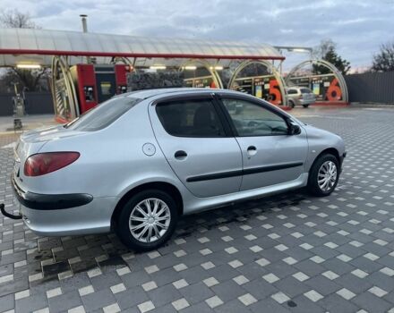 Серый Пежо 206, объемом двигателя 1.4 л и пробегом 250 тыс. км за 1900 $, фото 5 на Automoto.ua