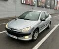Серый Пежо 206, объемом двигателя 1.36 л и пробегом 250 тыс. км за 2700 $, фото 1 на Automoto.ua