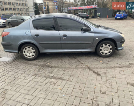 Серый Пежо 206, объемом двигателя 1.36 л и пробегом 141 тыс. км за 3700 $, фото 3 на Automoto.ua