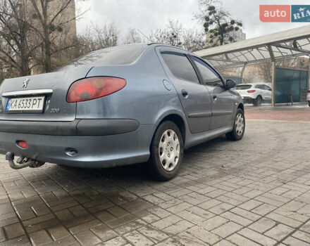 Серый Пежо 206, объемом двигателя 1.36 л и пробегом 141 тыс. км за 3700 $, фото 4 на Automoto.ua