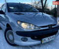 Серый Пежо 206, объемом двигателя 1.36 л и пробегом 235 тыс. км за 2999 $, фото 1 на Automoto.ua