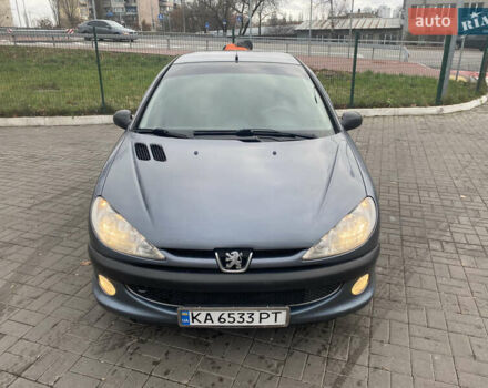 Серый Пежо 206, объемом двигателя 1.36 л и пробегом 141 тыс. км за 3700 $, фото 1 на Automoto.ua