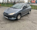 Серый Пежо 206, объемом двигателя 1.36 л и пробегом 141 тыс. км за 3700 $, фото 1 на Automoto.ua