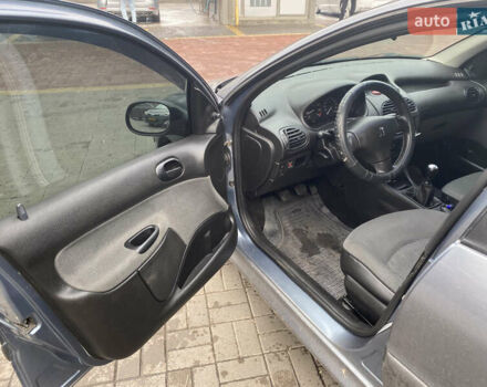 Серый Пежо 206, объемом двигателя 1.36 л и пробегом 141 тыс. км за 3700 $, фото 8 на Automoto.ua