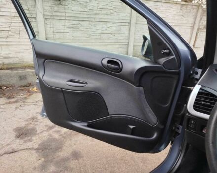 Сірий Пежо 206, об'ємом двигуна 1.4 л та пробігом 185 тис. км за 3900 $, фото 4 на Automoto.ua