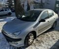 Серый Пежо 206, объемом двигателя 1.4 л и пробегом 181 тыс. км за 2500 $, фото 1 на Automoto.ua