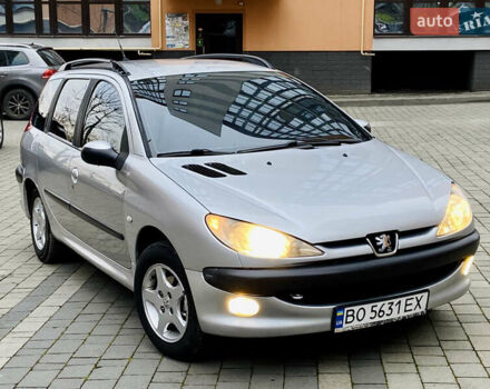Серый Пежо 206, объемом двигателя 1.4 л и пробегом 260 тыс. км за 2850 $, фото 2 на Automoto.ua