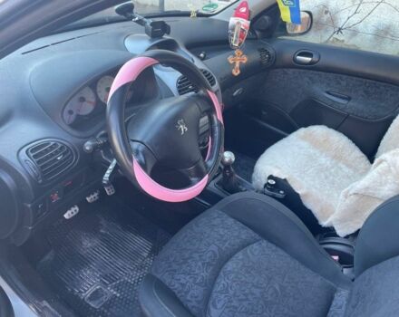 Серый Пежо 206, объемом двигателя 1.6 л и пробегом 274 тыс. км за 2300 $, фото 4 на Automoto.ua