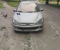 Сірий Пежо 206, об'ємом двигуна 1.6 л та пробігом 350 тис. км за 2460 $, фото 1 на Automoto.ua