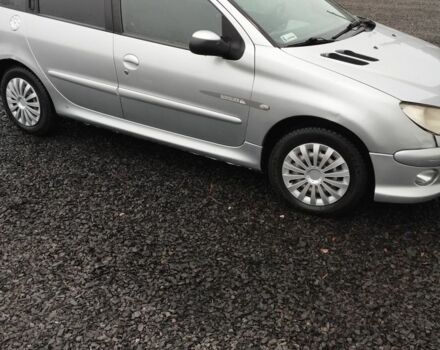 Серый Пежо 206, объемом двигателя 1.4 л и пробегом 227 тыс. км за 2800 $, фото 1 на Automoto.ua