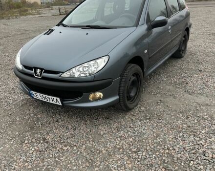 Серый Пежо 206, объемом двигателя 1.4 л и пробегом 209 тыс. км за 3700 $, фото 5 на Automoto.ua