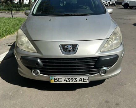 Серый Пежо 206, объемом двигателя 2 л и пробегом 202 тыс. км за 3100 $, фото 6 на Automoto.ua