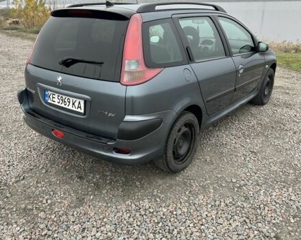 Серый Пежо 206, объемом двигателя 1.4 л и пробегом 209 тыс. км за 3700 $, фото 1 на Automoto.ua