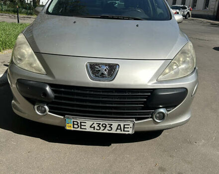 Серый Пежо 206, объемом двигателя 2 л и пробегом 202 тыс. км за 3100 $, фото 2 на Automoto.ua