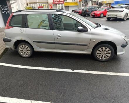 Серый Пежо 206, объемом двигателя 1.4 л и пробегом 270 тыс. км за 3350 $, фото 3 на Automoto.ua