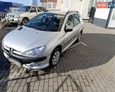 Сірий Пежо 206, об'ємом двигуна 1.36 л та пробігом 264 тис. км за 3400 $, фото 8 на Automoto.ua