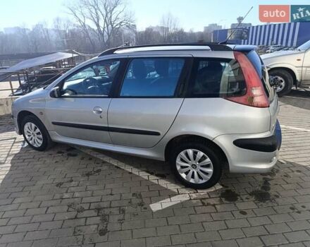 Сірий Пежо 206, об'ємом двигуна 1.36 л та пробігом 264 тис. км за 3400 $, фото 3 на Automoto.ua