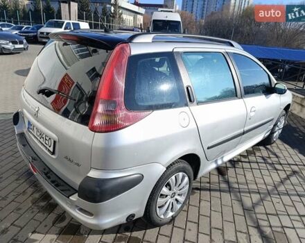 Сірий Пежо 206, об'ємом двигуна 1.36 л та пробігом 264 тис. км за 3400 $, фото 10 на Automoto.ua