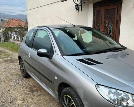 Сірий Пежо 206, об'ємом двигуна 1.1 л та пробігом 128 тис. км за 2700 $, фото 1 на Automoto.ua