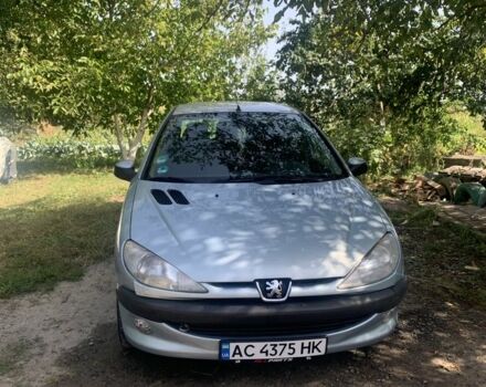 Сірий Пежо 206, об'ємом двигуна 1.4 л та пробігом 198 тис. км за 3300 $, фото 1 на Automoto.ua