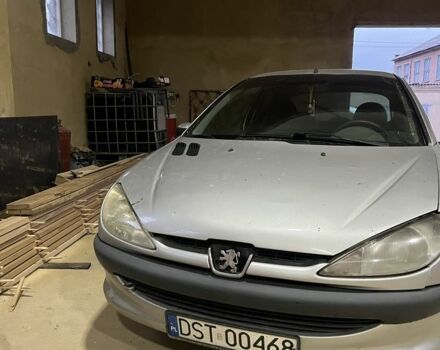 Серый Пежо 206, объемом двигателя 0 л и пробегом 200 тыс. км за 650 $, фото 1 на Automoto.ua