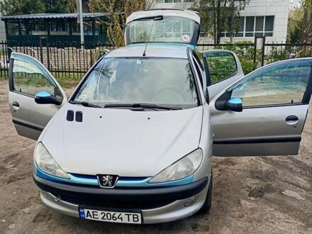 Пежо 206 2000 у Дніпро (Дніпропетровську) на Automoto.ua Сірий Пежо 206, об'ємом двигуна 1.1 л та пробігом 294 тис. км за 2500 $, фото 1 на Automoto.ua