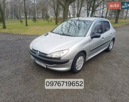 Серый Пежо 206, объемом двигателя 1.36 л и пробегом 230 тыс. км за 2349 $, фото 1 на Automoto.ua