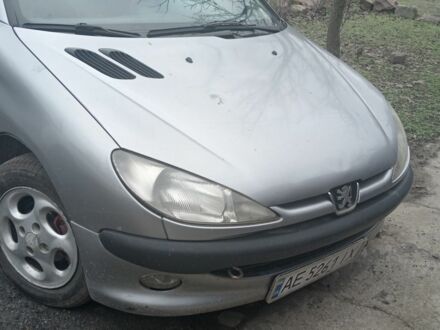 Сірий Пежо 206, об'ємом двигуна 1.4 л та пробігом 210 тис. км за 3200 $, фото 1 на Automoto.ua
