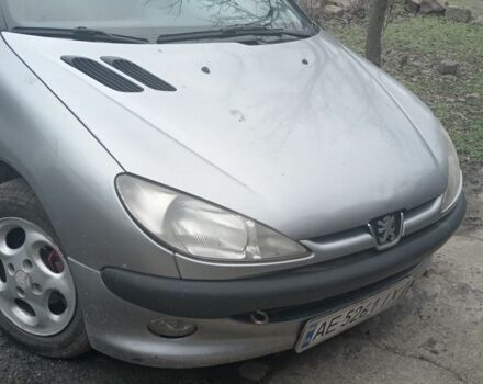 Сірий Пежо 206, об'ємом двигуна 1.4 л та пробігом 210 тис. км за 3200 $, фото 1 на Automoto.ua