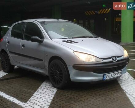 Серый Пежо 206, объемом двигателя 1.36 л и пробегом 340 тыс. км за 2950 $, фото 1 на Automoto.ua