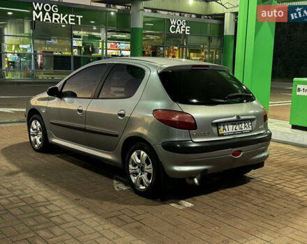 Сірий Пежо 206, об'ємом двигуна 1.4 л та пробігом 205 тис. км за 2400 $, фото 1 на Automoto.ua