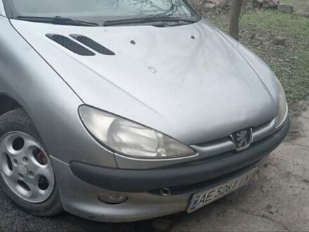Сірий Пежо 206, об'ємом двигуна 1.4 л та пробігом 210 тис. км за 3200 $, фото 1 на Automoto.ua