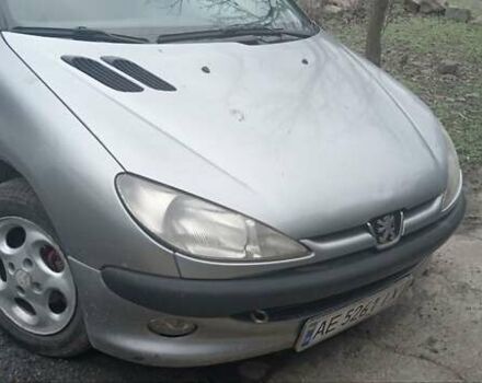 Сірий Пежо 206, об'ємом двигуна 1.4 л та пробігом 210 тис. км за 3200 $, фото 1 на Automoto.ua