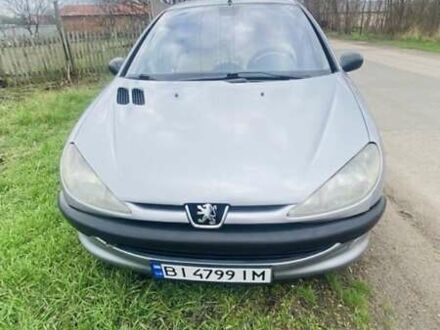 Сірий Пежо 206, об'ємом двигуна 1.36 л та пробігом 198 тис. км за 3600 $, фото 1 на Automoto.ua