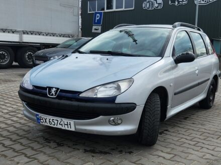Пежо 206 2002 у Хмельницькому на Automoto.ua Сірий Пежо 206, об'ємом двигуна 1.4 л та пробігом 280 тис. км за 2700 $, фото 1 на Automoto.ua