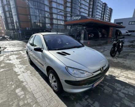 Серый Пежо 206, объемом двигателя 1.4 л и пробегом 230 тыс. км за 3500 $, фото 1 на Automoto.ua