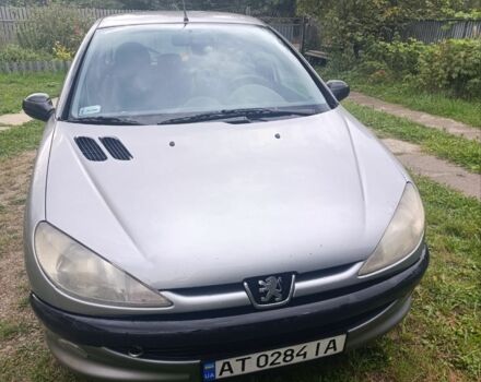 Сірий Пежо 206, об'ємом двигуна 1.1 л та пробігом 200 тис. км за 2800 $, фото 1 на Automoto.ua