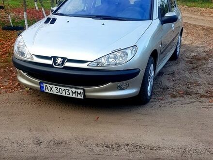 Сірий Пежо 206, об'ємом двигуна 1.4 л та пробігом 150 тис. км за 4200 $, фото 1 на Automoto.ua