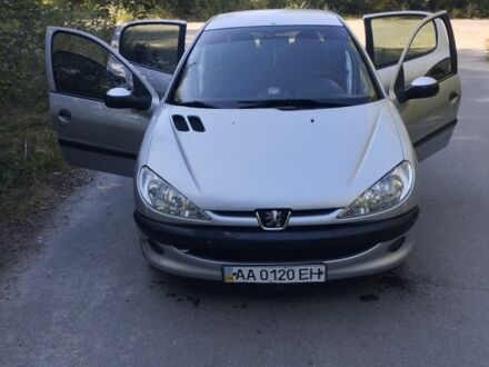 Сірий Пежо 206, об'ємом двигуна 1.6 л та пробігом 310 тис. км за 2350 $, фото 1 на Automoto.ua