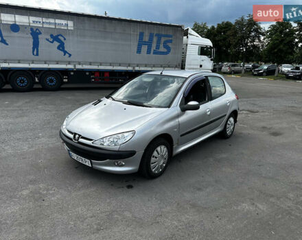 Серый Пежо 206, объемом двигателя 1.4 л и пробегом 247 тыс. км за 3600 $, фото 1 на Automoto.ua