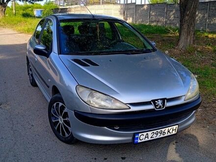Пежо 206 2003 в Черкассах на Automoto.ua Серый Пежо 206, объемом двигателя 1.1 л и пробегом 256 тыс. км за 3150 $, фото 1 на Automoto.ua