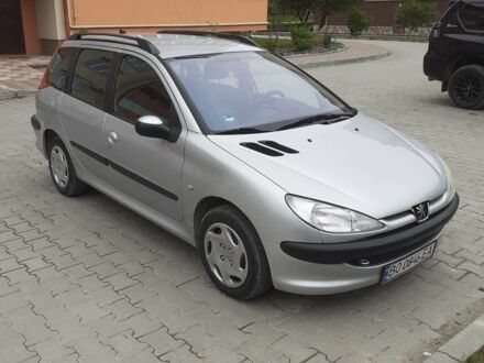 Пежо 206 2003 в Черткове на Automoto.ua Серый Пежо 206, объемом двигателя 1.4 л и пробегом 280 тыс. км за 3550 $, фото 1 на Automoto.ua