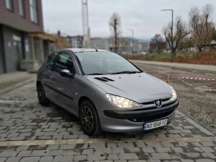 Сірий Пежо 206, об'ємом двигуна 1.1 л та пробігом 128 тис. км за 2500 $, фото 1 на Automoto.ua