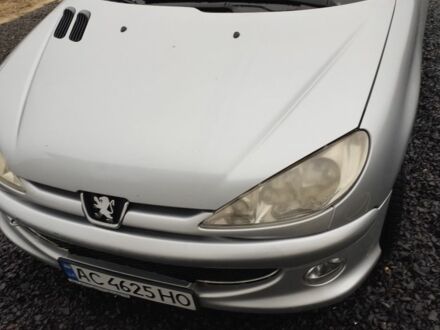 Сірий Пежо 206, об'ємом двигуна 1.4 л та пробігом 227 тис. км за 2800 $, фото 1 на Automoto.ua